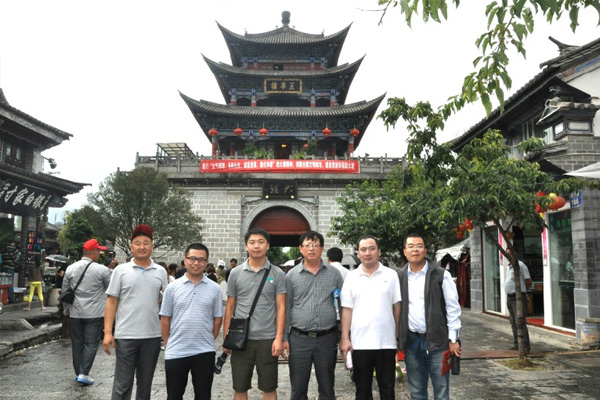 �������